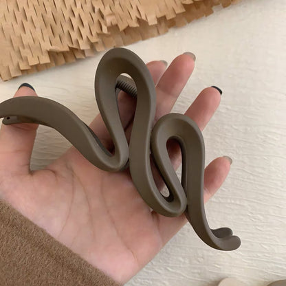 Modern Twist Hair Clip