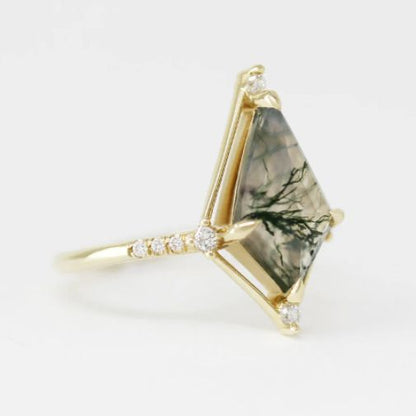 Water Plant Agate Ring