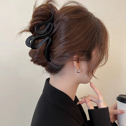 Modern Twist Hair Clip