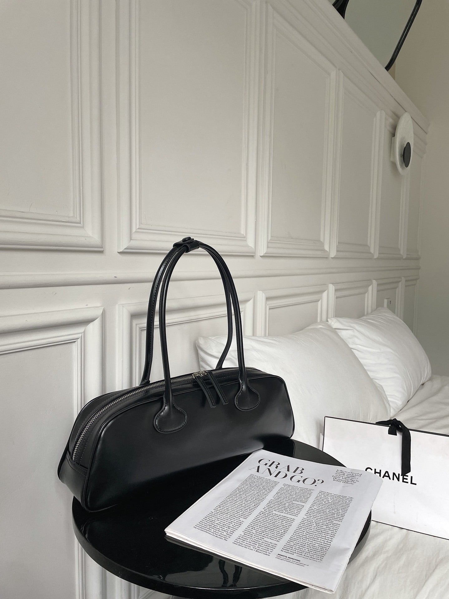 Cowhide Leather Shoulder Bag - Large Capacity