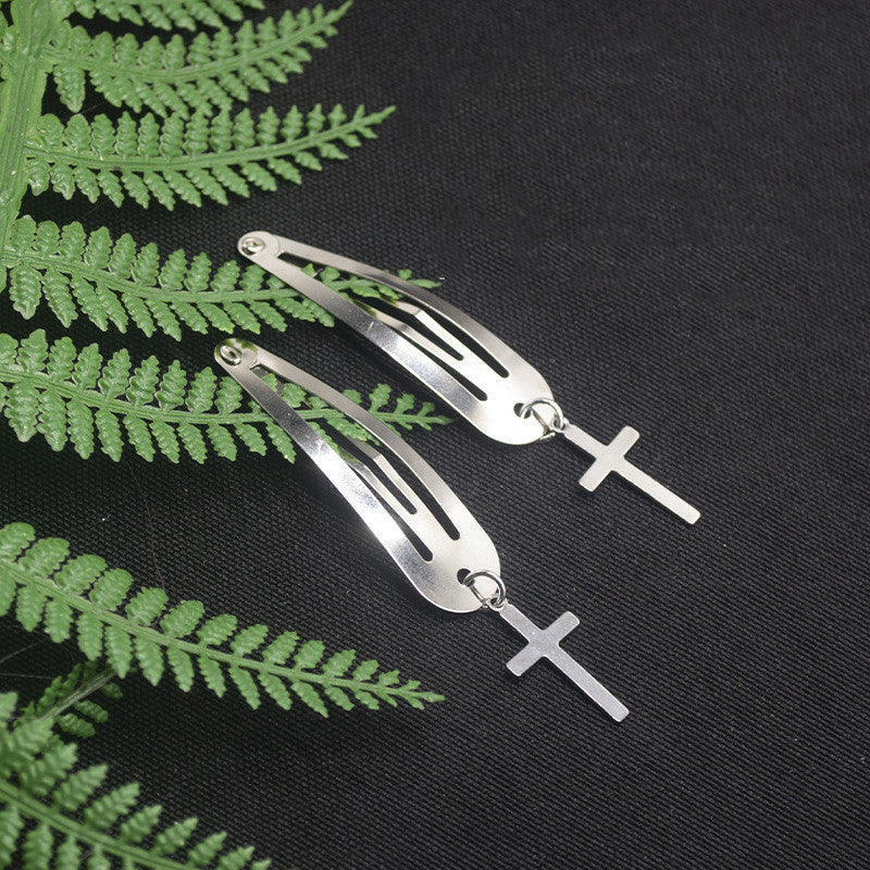 Ornate Cross Hair Clip